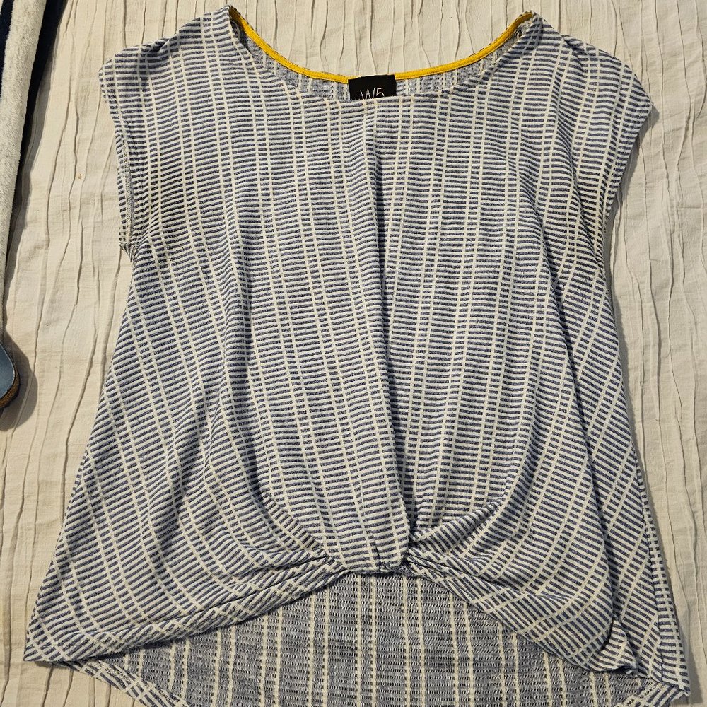 W5 Knit shirt size L